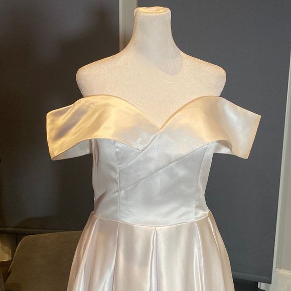 Women’s Beautiful White Off the Shoulder Party Wedding Dress Corset Back Size 10 - Picture 2 of 12